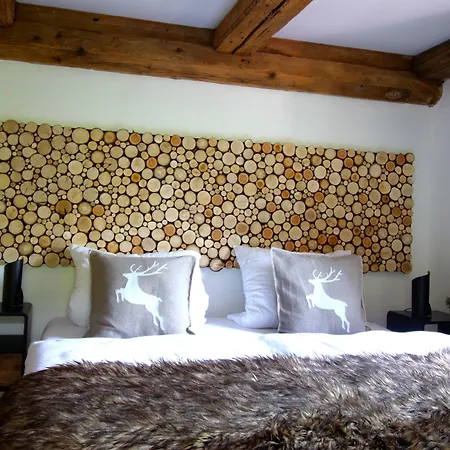 Belle Kitz By Belle Κίτσμπουελ