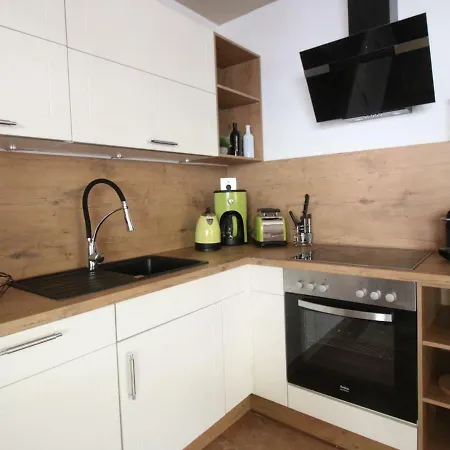 Belle Kitz By Belle * Κίτσμπουελ