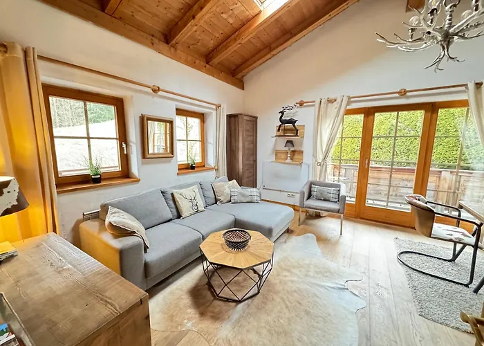 Belle Kitz By Belle 基茨比厄尔