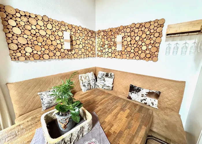 Belle Kitz By Belle 基茨比厄尔