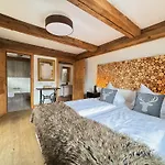 Belle Kitz By Belle Kitzbühel